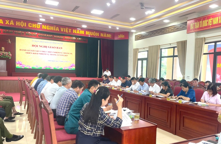 XÃ VĨNH THANH TỔ CHỨC HỘI NGHỊ GIAO BAN ĐÁNH GIÁ KẾT QUẢ THỰC HIỆN NHIỆM VỤ THÁNG 10, TRIỂN KHAI NHIỆM VỤ THÁNG 11 NĂM 2025- Ảnh 1.