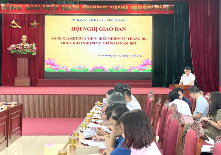 XÃ VĨNH THANH TỔ CHỨC HỘI NGHỊ GIAO BAN ĐÁNH GIÁ KẾT QUẢ THỰC HIỆN NHIỆM VỤ THÁNG 10, TRIỂN KHAI NHIỆM VỤ THÁNG 11 NĂM 2025- Ảnh 3.
