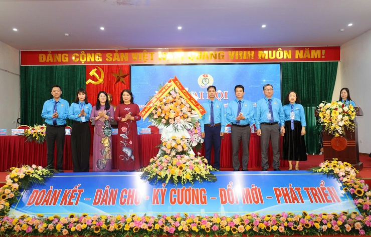 Đại hội Công đoàn phường Tùng Thiện lần thứ I, nhiệm kỳ 2025 - 2030- Ảnh 2.