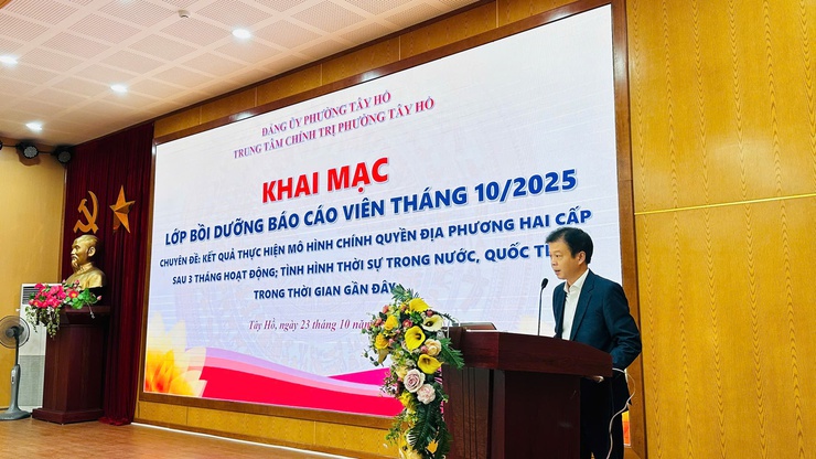 Tây Hồ: Khai mạc lớp bồi dưỡng Báo cáo viên tháng 10/2025- Ảnh 1.
