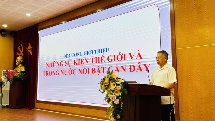 Tây Hồ: Khai mạc lớp bồi dưỡng Báo cáo viên tháng 10/2025- Ảnh 2.