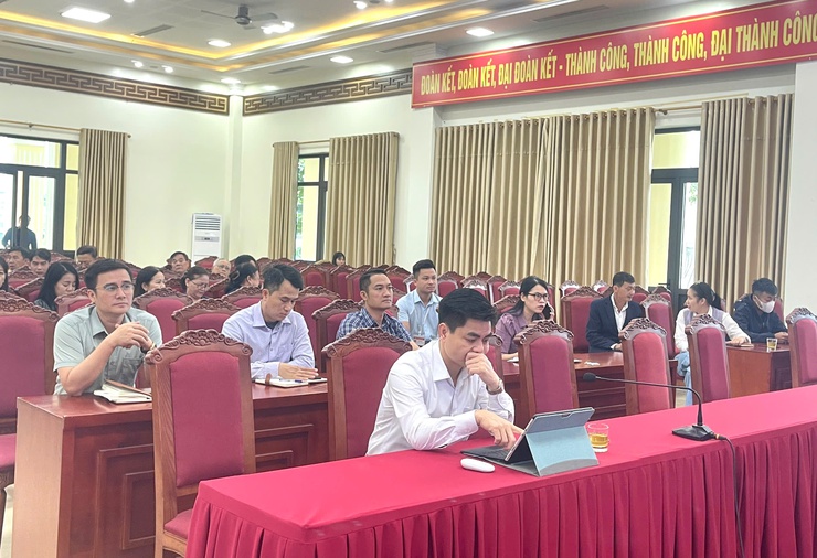 ĐẢNG ỦY XÃ VĨNH THANH THAM DỰ HỘI NGHỊ TẬP HUẤN TRIỂN KHAI 04 THỦ TỤC HÀNH CHÍNH CỦA ĐẢNG TRÊN CỔNG DỊCH VỤ CÔNG QUỐC GIA- Ảnh 2.