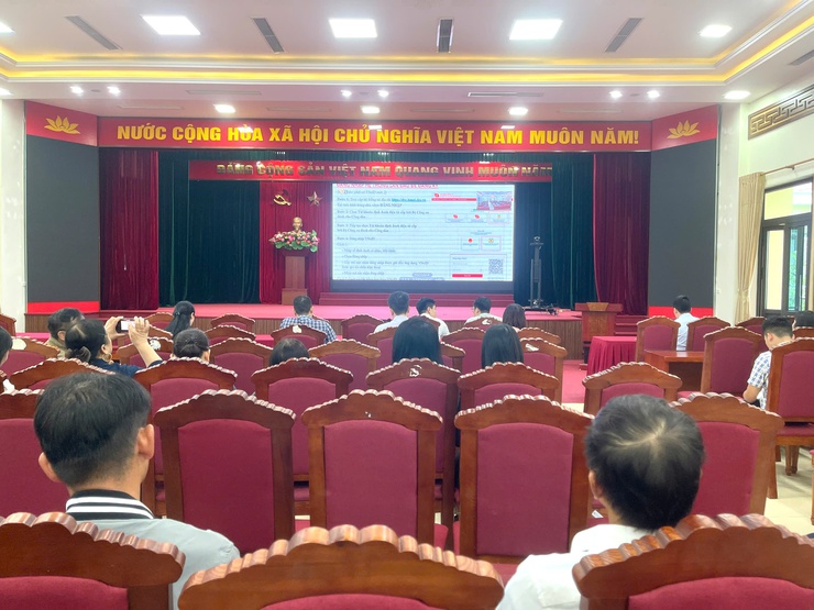 ĐẢNG ỦY XÃ VĨNH THANH THAM DỰ HỘI NGHỊ TẬP HUẤN TRIỂN KHAI 04 THỦ TỤC HÀNH CHÍNH CỦA ĐẢNG TRÊN CỔNG DỊCH VỤ CÔNG QUỐC GIA- Ảnh 4.