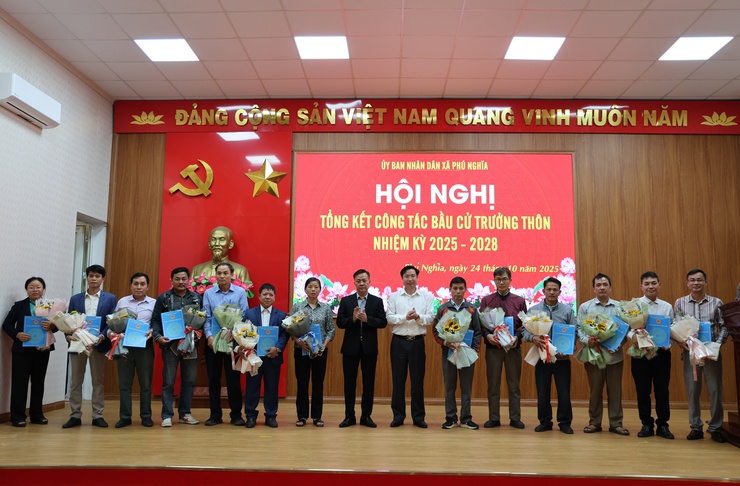 Xã Phú Nghĩa tổ chức hội nghị tổng kết công tác bầu cử Trưởng thôn, nhiệm kỳ 2025-2028- Ảnh 5.