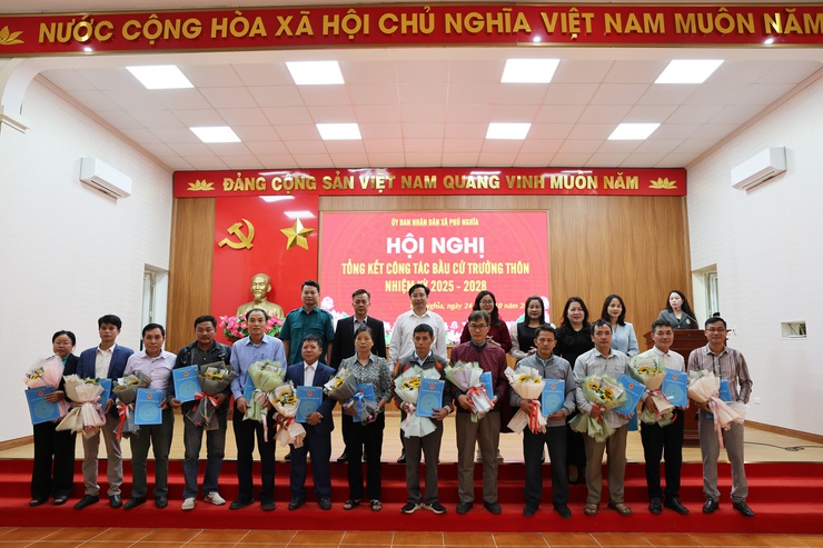 Xã Phú Nghĩa tổ chức hội nghị tổng kết công tác bầu cử Trưởng thôn, nhiệm kỳ 2025-2028- Ảnh 6.