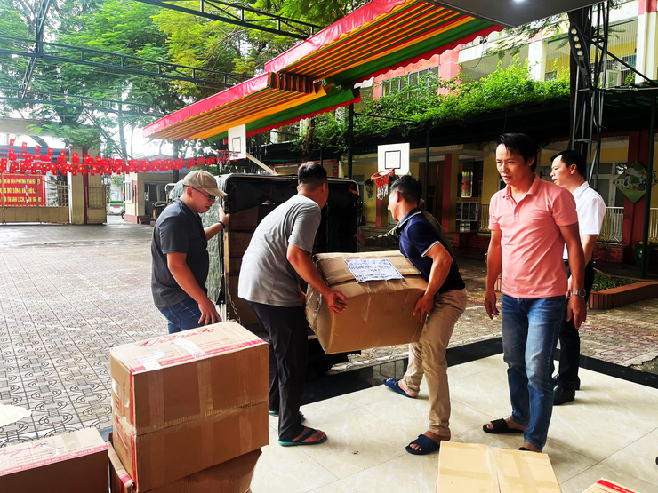 Chuyến xe từ thiện - những tấm lòng nhân ái của Trường Tiểu Học Hoàng Liệt chung tay vì đồng bào- Ảnh 1.