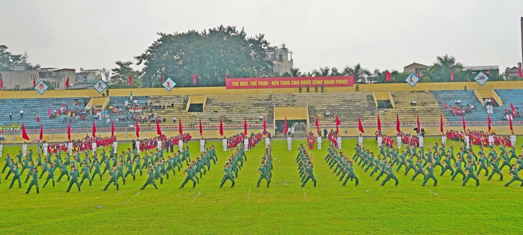 Sơn Tây: 3.800 người tham gia tổng duyệt diễu hành

tại Đại hội TDTT lần thứ I năm 2025- Ảnh 3.
