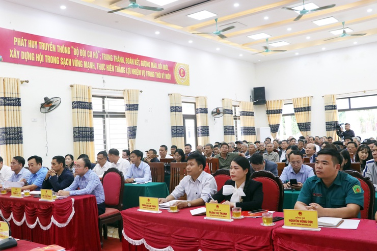 Hội nghị tiếp xúc, đối thoại  giữa Bí thư, Chủ tịch HĐND, UBND xã Trần Phú với MTTQ, các đoàn thể chính trị xã hội, đại diện nhân dân trên địa bàn xã- Ảnh 1.