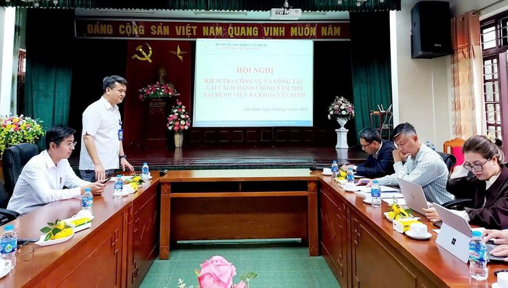 Kiểm tra công vụ và cải cách hành chính năm 2025 tại Bệnh viện đa khoa Vân Đình- Ảnh 1.