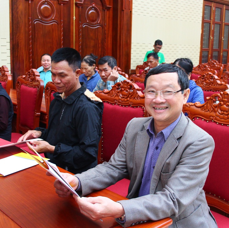 Xã Thạch Thất trao 130 Giấy chứng nhận quyền sử dụng đất cho các hộ dân trên địa bàn.- Ảnh 9.