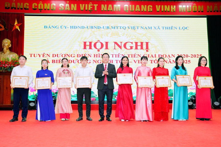 Xã Thiên Lộc tổ chức Hội nghị tuyên dương Điển hình tiên tiến giai đoạn 2020-2025, Người tốt - Việc tốt năm 2025- Ảnh 12.