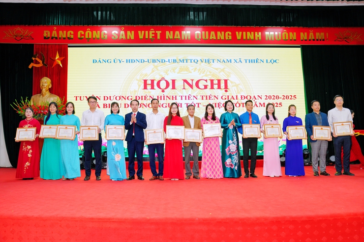 Xã Thiên Lộc tổ chức Hội nghị tuyên dương Điển hình tiên tiến giai đoạn 2020-2025, Người tốt - Việc tốt năm 2025- Ảnh 10.