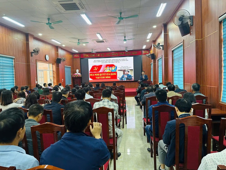 Ban Xây dựng Đảng tổ chức tập huấn công tác tuyên giáo và dân vận năm 2025- Ảnh 4.