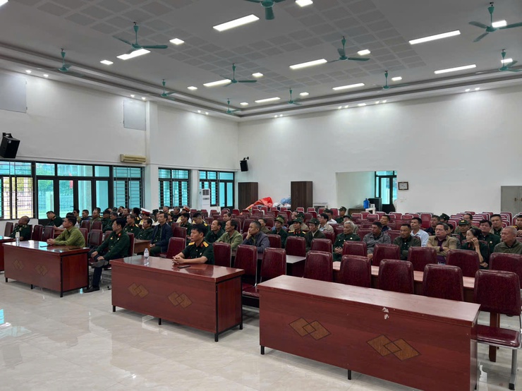 Hội Cựu chiến binh xã Vĩnh Thanh tổ chức tập huấn công tác tiêu binh và tuyên truyền các sự kiện chính trị quan trọng.- Ảnh 2.