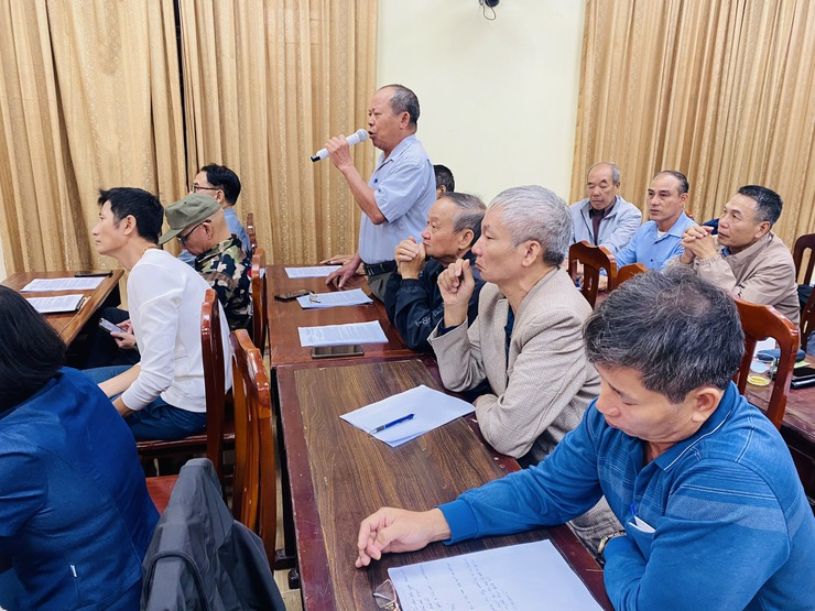 UBND xã Thường Tín tổ chức hội nghị triển khai Kế hoạch bình xét, công nhận danh hiệu “Gia đình văn hóa”, “Thôn văn hóa” năm 2025- Ảnh 4.