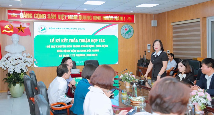 TYT phường Long Biên ký kết thoả thuận hợp tác hỗ trợ chuyên môn trong khám bệnh, chữa bệnh với Bệnh viện Đa khoa Đức Giang- Ảnh 3.
