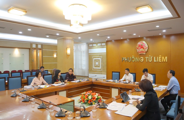 Tập thể lãnh đạo UBND phường Từ Liêm họp thống nhất chỉ đạo một số nội dung theo thẩm quyền- Ảnh 1.