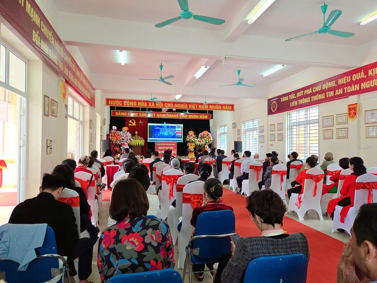 Phường Xuân Phương phát động phong trào “Học tập số toàn dân” năm 2025 và khai trương mô hình phòng họp trực tuyến tại các tổ dân phố- Ảnh 6.