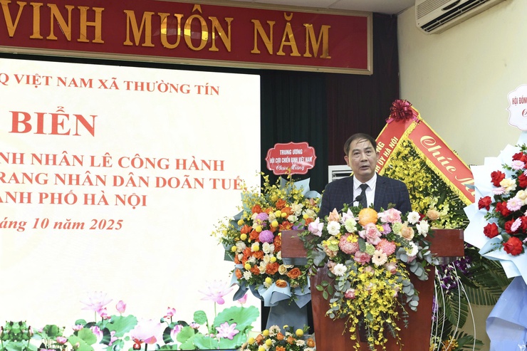 Xã Thường Tín tổ chức Lễ gắn biển tuyến đường mang tên danh nhân Lê Công Hành và Anh hùng lực lượng vũ trang nhân dân Doãn Tuế.- Ảnh 6.