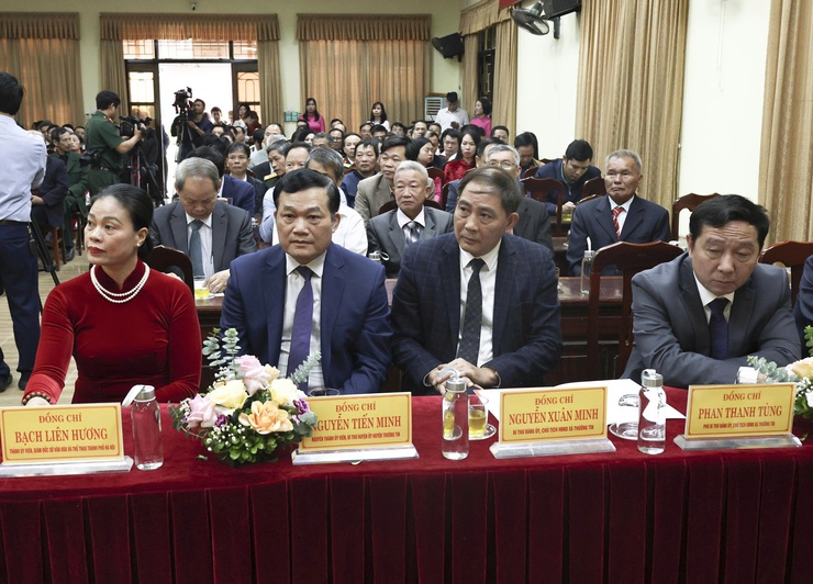 Xã Thường Tín tổ chức Lễ gắn biển tuyến đường mang tên danh nhân Lê Công Hành và Anh hùng lực lượng vũ trang nhân dân Doãn Tuế.- Ảnh 3.