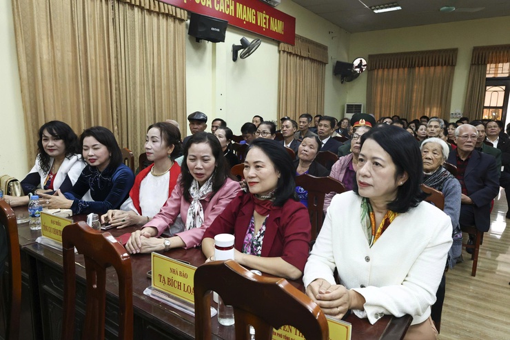 Xã Thường Tín tổ chức Lễ gắn biển tuyến đường mang tên danh nhân Lê Công Hành và Anh hùng lực lượng vũ trang nhân dân Doãn Tuế.- Ảnh 4.