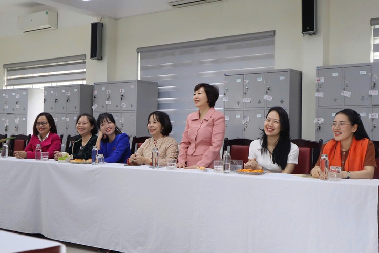 Phường Kim Liên tổ chức gặp mặt, động viên giáo viên tham gia Hội thi giáo viên dạy giỏi cấp thành phố năm học 2025 – 2026- Ảnh 3.