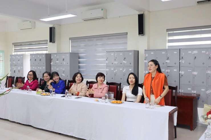 Phường Kim Liên tổ chức gặp mặt, động viên giáo viên tham gia Hội thi giáo viên dạy giỏi cấp thành phố năm học 2025 – 2026- Ảnh 4.