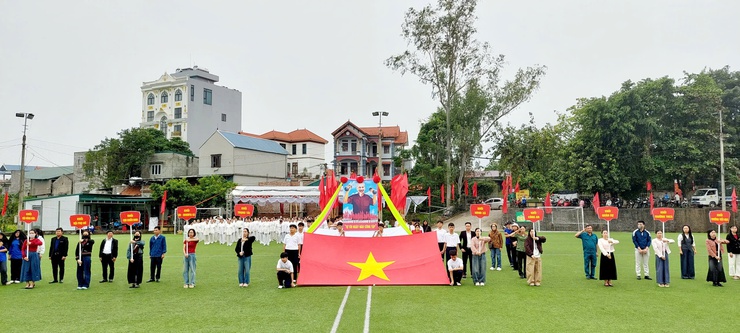 Phú Nghĩa tổng duyệt Chương trình Lễ Khai mạc Đại hội Thể dục thể thao xã lần thứ nhất, năm 2025
- Ảnh 1.