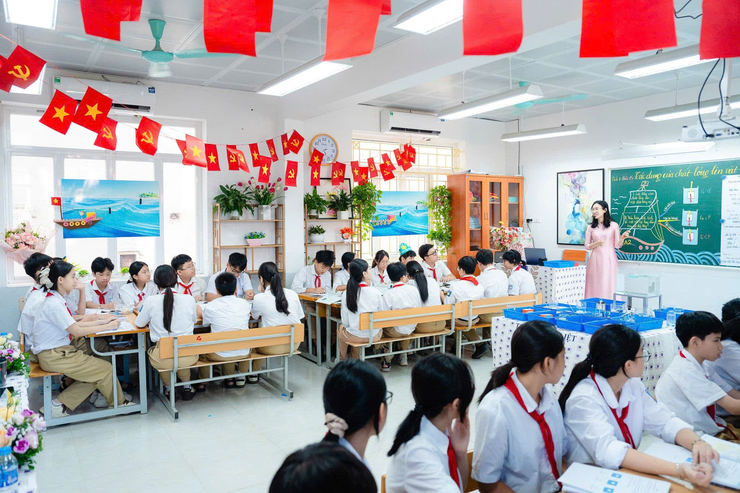 Cô giáo Lê Thị Huyền Anh trường THCS Hoàng Liệt tham gia hội thi giáo viên dạy giỏi Cấp thành phố môn khoa học tự nhiên năm học 2025 - 2026.- Ảnh 1.