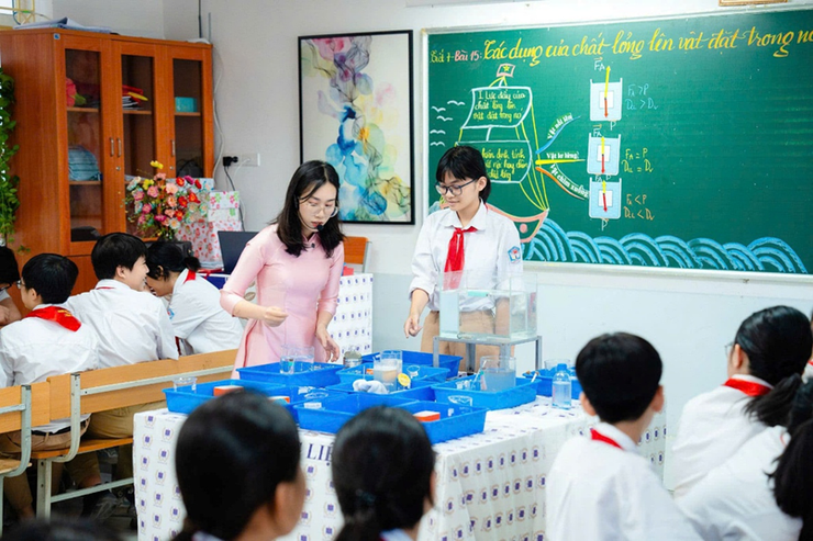 Cô giáo Lê Thị Huyền Anh trường THCS Hoàng Liệt tham gia hội thi giáo viên dạy giỏi Cấp thành phố môn khoa học tự nhiên năm học 2025 - 2026.- Ảnh 2.