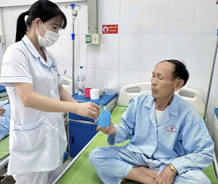 Tỏa sáng tinh thần tận tâm của người điều dưỡng Thủ đô- Ảnh 1.