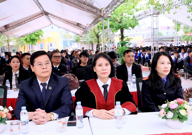 Thư Lâm phát động hưởng ứng Ngày Pháp luật Việt Nam và tổ chức phiên tòa giả định tuyên truyền pháp luật về phòng, chống bạo lực học đường- Ảnh 7.