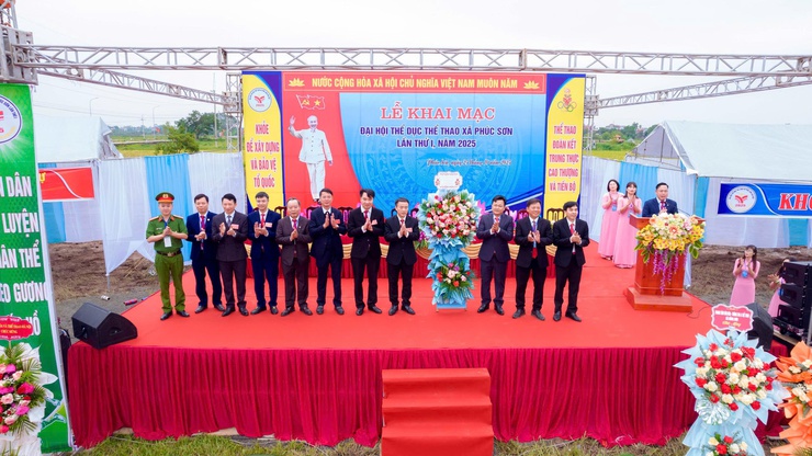 Phúc Sơn khai mạc Đại hội TDTT xã lần thứ nhất, năm 2025 “Ngày hội của sức mạnh và tinh thần đoàn kết”- Ảnh 1.