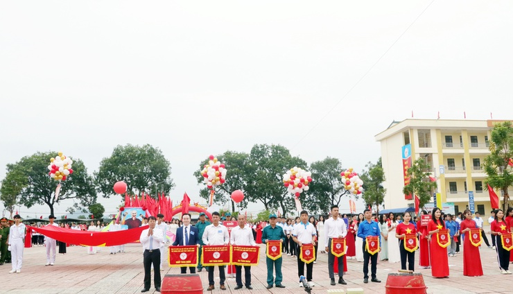 Lễ Khai Mạc Đại Hội Thể Dục Thể Thao Xã Trần Phú Lần Thứ Nhất Năm 2025: sôi động và ý nghĩa- Ảnh 7.