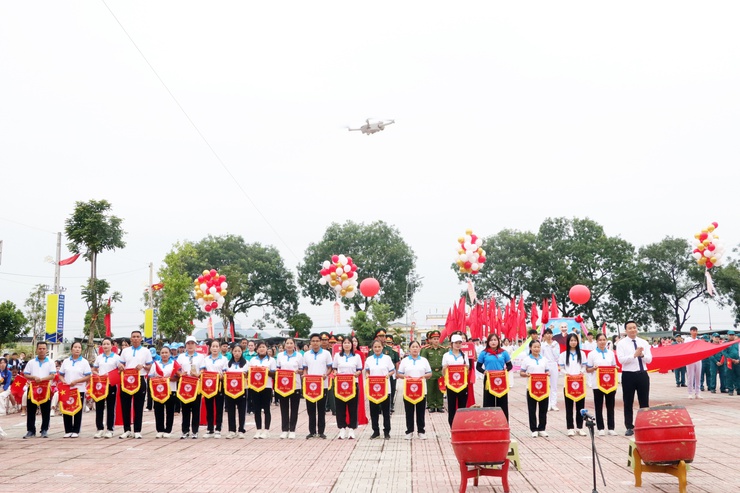 Lễ Khai Mạc Đại Hội Thể Dục Thể Thao Xã Trần Phú Lần Thứ Nhất Năm 2025: sôi động và ý nghĩa- Ảnh 9.