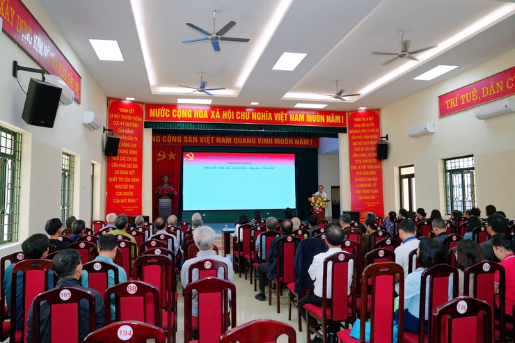Hội nghị truyên truyền, quán triệt, triển khai Nghị quyết Đại hội Đảng bộ xã Thiên Lộc khóa I và các Chương trình trọng tâm toàn khóa; Báo cáo kết quả Đại hội đại biểu Đảng bộ thành phố Hà Nội khóa XVIII, nhiệm kỳ 2025-2030- Ảnh 13.