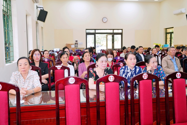 Hội nghị truyên truyền, quán triệt, triển khai Nghị quyết Đại hội Đảng bộ xã Thiên Lộc khóa I và các Chương trình trọng tâm toàn khóa; Báo cáo kết quả Đại hội đại biểu Đảng bộ thành phố Hà Nội khóa XVIII, nhiệm kỳ 2025-2030- Ảnh 9.