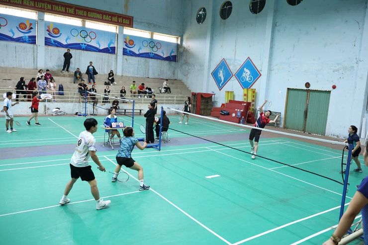 Khai mạc giải thi đấu các môn thể thao trong Chương trình Đại hội TDTT xã Vân Đình lần thứ I, năm 2025- Ảnh 9.