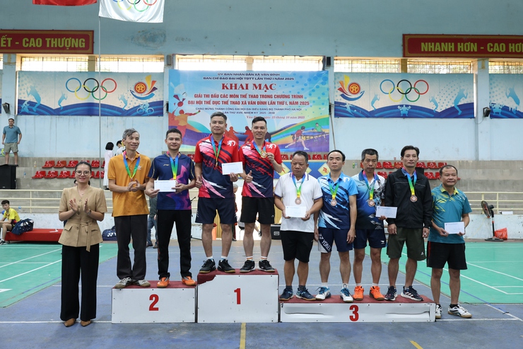 Khai mạc giải thi đấu các môn thể thao trong Chương trình Đại hội TDTT xã Vân Đình lần thứ I, năm 2025- Ảnh 7.