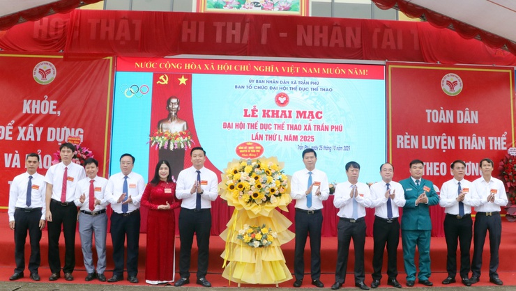 Lễ Khai Mạc Đại Hội Thể Dục Thể Thao Xã Trần Phú Lần Thứ Nhất Năm 2025: sôi động và ý nghĩa- Ảnh 1.