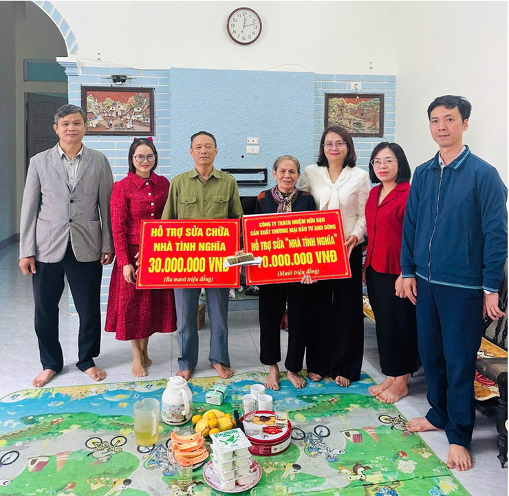 Trao kinh phí hỗ trợ sửa chữa, cải tạo nhà tình nghĩa – Ấm lòng những gia đình chính sách xã Ngọc Hồi- Ảnh 1.