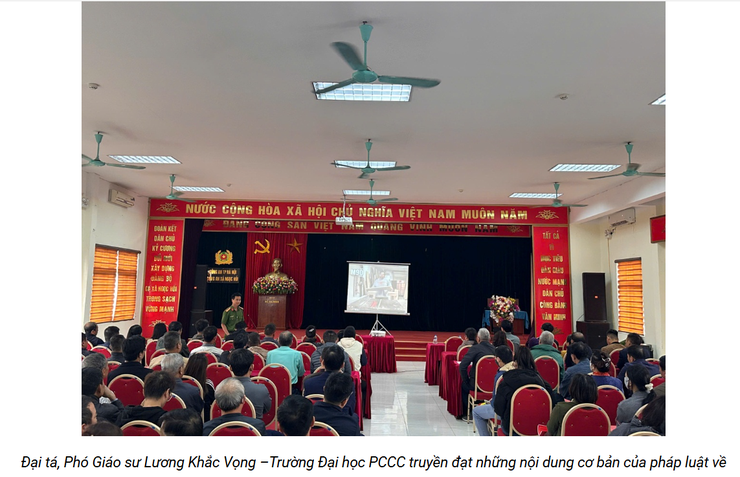 Công an xã Ngọc Hồi tổ chức Hội nghị tuyên truyền, phổ biến kiến thức pháp luật về PCCC và CNCH, hướng dẫn khai báo, cập nhật thông tin cơ sở thuộc diện quản lý về PCCC- Ảnh 2.