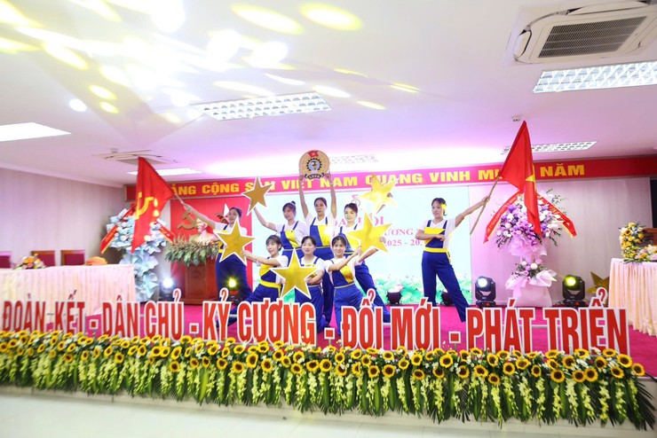 Đại hội Công đoàn phường Dương Nội lần thứ I nhiệm kỳ 2025-2030 thành công tốt đẹp- Ảnh 1.