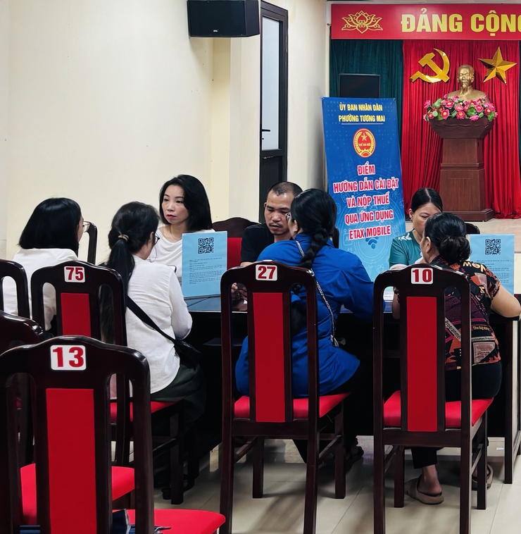 UBND phường Tương Mai tổ chức hướng dẫn người dân nộp thuế bằng phương thức điện tử qua ứng dụng ETax Mobile- Ảnh 4.