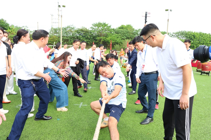 Một số hình ảnh thi đấu môn kéo co, nhảy bao bố tại Đại hội Thể dục thể thao xã Phú Nghĩa lần thứ I, năm 2025- Ảnh 6.