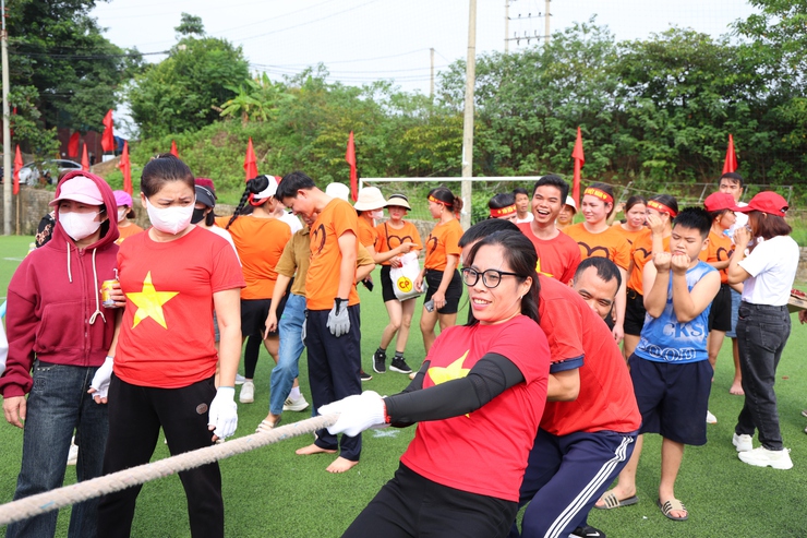 Một số hình ảnh thi đấu môn kéo co, nhảy bao bố tại Đại hội Thể dục thể thao xã Phú Nghĩa lần thứ I, năm 2025- Ảnh 13.