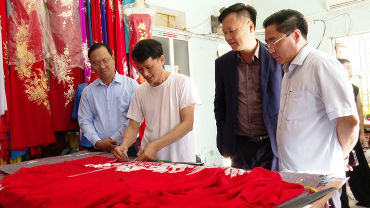 SỞ DU LỊCH HÀ NỘI LÀM VIỆC VỚI UBND XÃ ỨNG HÒA VỀ VIỆC THAM GIA LỄ HỘI ÁO DÀI DU LỊCH HÀ NỘI NĂM 2025.- Ảnh 7.