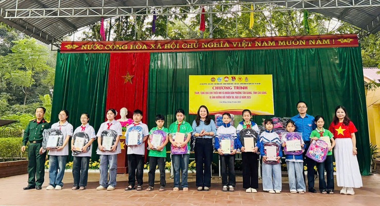 Ấm áp nghĩa tình Quốc Oai hướng về đồng bào vùng lũ Cao Bằng- Ảnh 10.