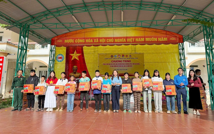 Ấm áp nghĩa tình Quốc Oai hướng về đồng bào vùng lũ Cao Bằng- Ảnh 2.