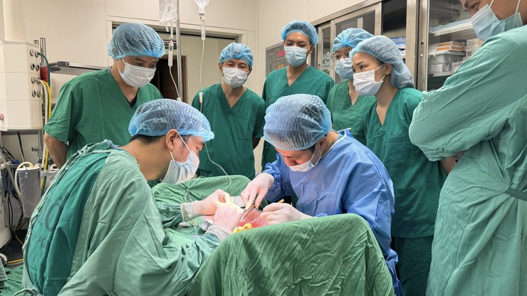 BVĐK Xanh Pôn: Thực hiện thành công ca lấy và ghép tạng từ người hiến chết não- Ảnh 1.